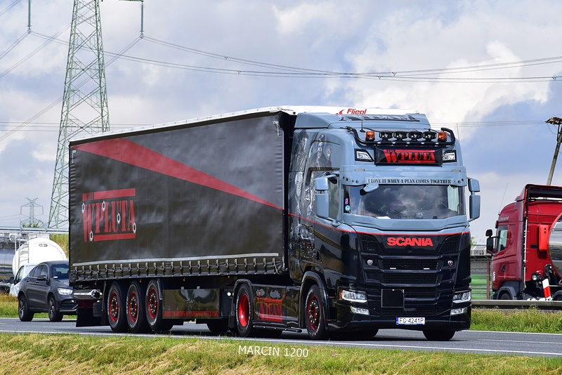 _DSC7474 W.PLUTA-crop-SCANIA R NG.JPG