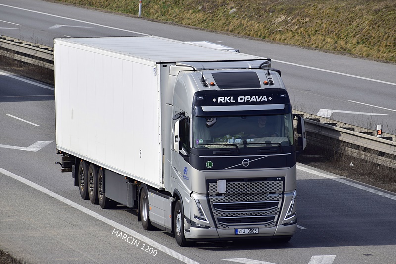_DSC2705 RKL OPAVA-crop-VOLVO FH V.JPG
