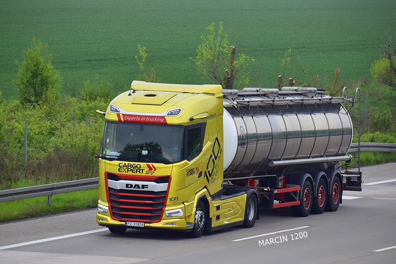 _DSC4041 CARGO EXPERT-crop-DAF XG.JPG