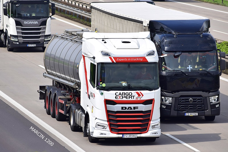 _DSC4728 CARGO EXPERT-crop-DAF XG.JPG