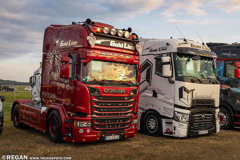 Scania R520 V8 - GoldLine.jpg