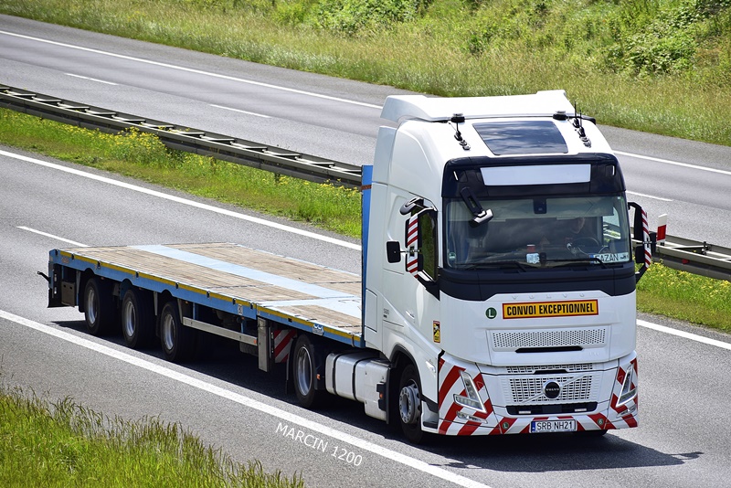 _DSC6561 KADAM-crop-VOLVO FH AERO.JPG