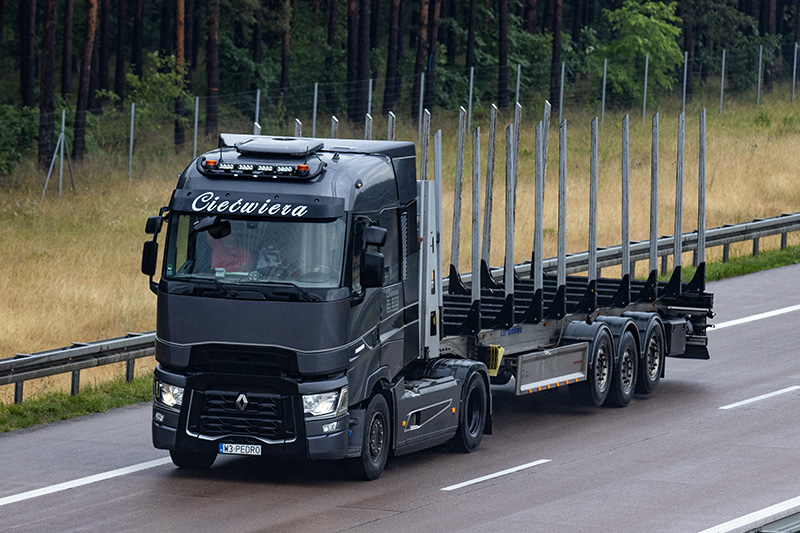 Renault Range T - Ciećwiera.jpg