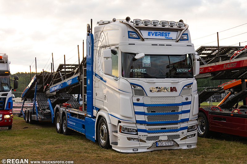 Scania Everest.jpg