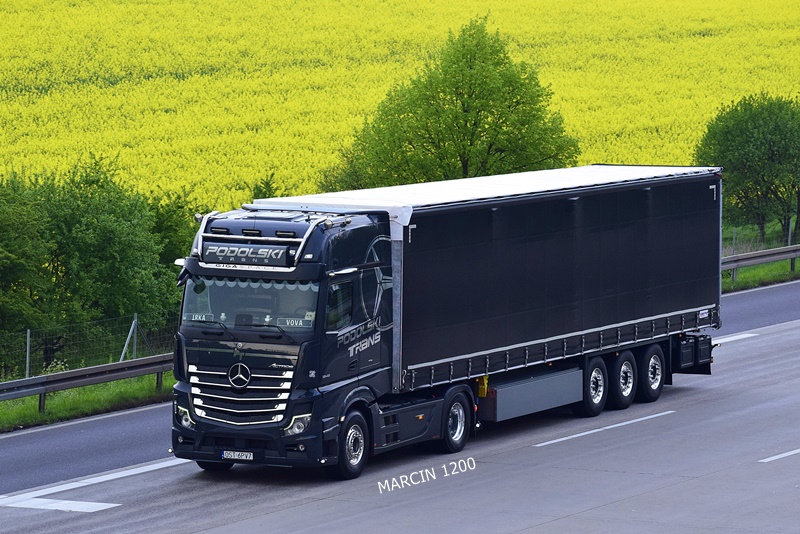 _DSC5223 PODOLSKI TRANS-crop-ACTROS MPV.JPG