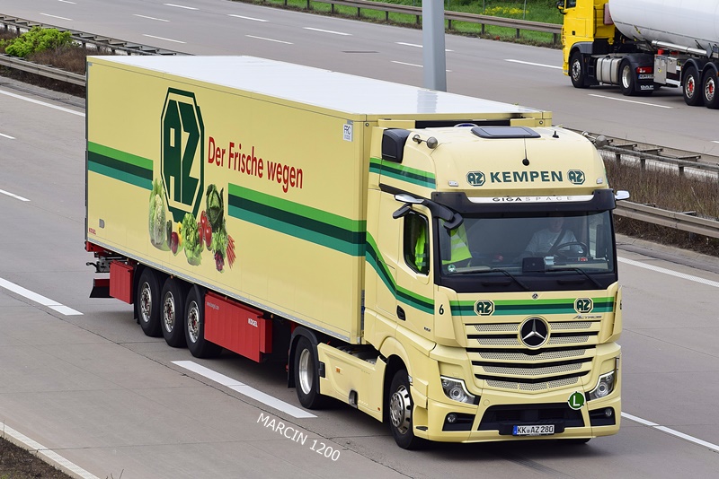 _DSC5676 KEMPEN-crop-ACTROS MPV.JPG