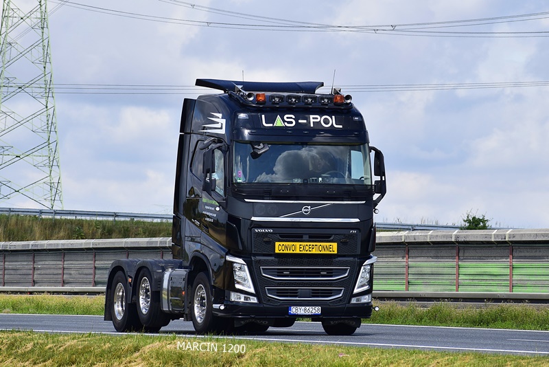 _DSC7517  LAS-POL-crop-VOLVO FHIV.JPG
