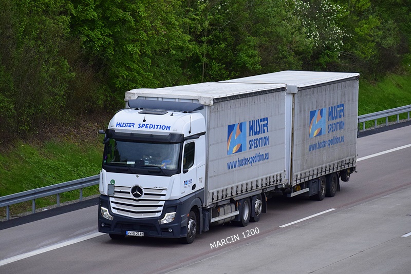 _DSC2268 HUSTER SPEDITION-crop-ACTROS MPV.JPG