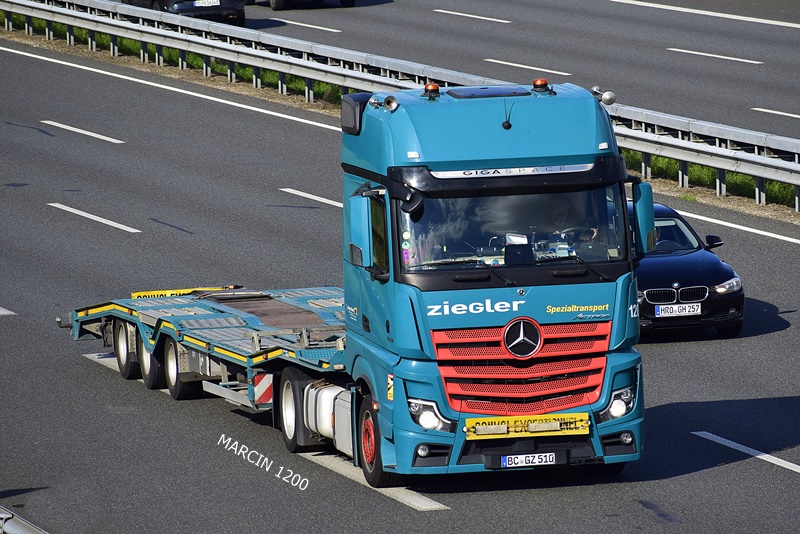 _DSC8005 ZIEGLER-crop-ACTROS MPV.JPG