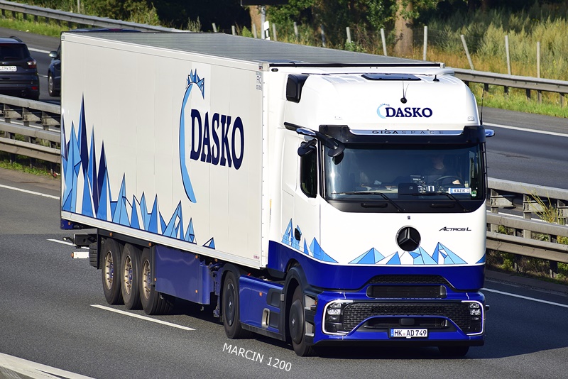 _DSC8393 DASKO PRO-crop-ActrosL ProCabin.JPG