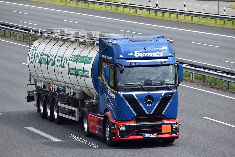 _DSC9222 Gebr.BERMES-crop-ActrosL ProCabin.JPG