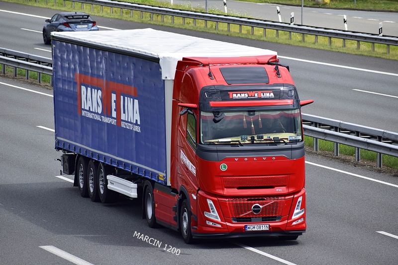_DSC9223 Trans Wetlina-crop-VOLVO FH AERO-WIELTON.JPG