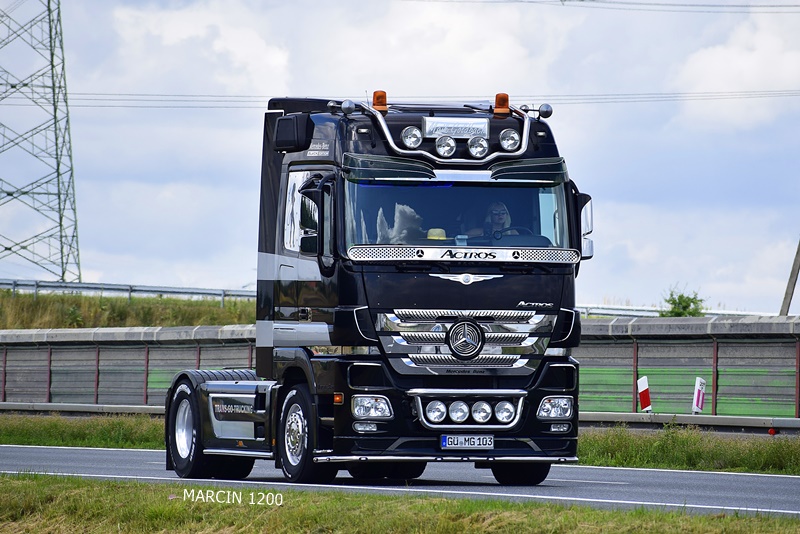 _DSC7564 Maik Goldbach-crop-Mercedes-Benz Actros.JPG