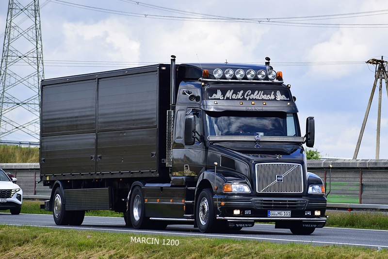 _DSC7563 Maik Goldbach-crop-Volvo NH12.JPG