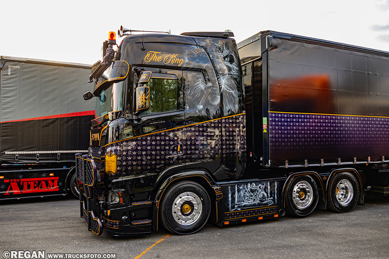 Scania King V8.jpg