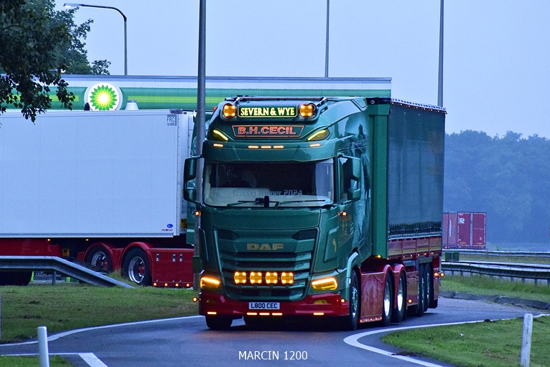 _DSC9585 B.H.CECIL&SONS-crop-DAF XG.JPG