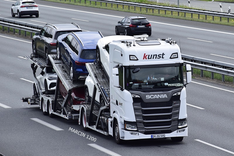 _DSC8720 KUNST-crop-scania s500.JPG