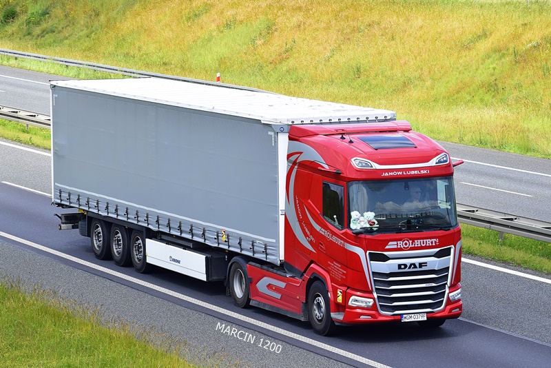 _DSC6709 ROL-HURT-crop-DAF XG+ KRONE.JPG