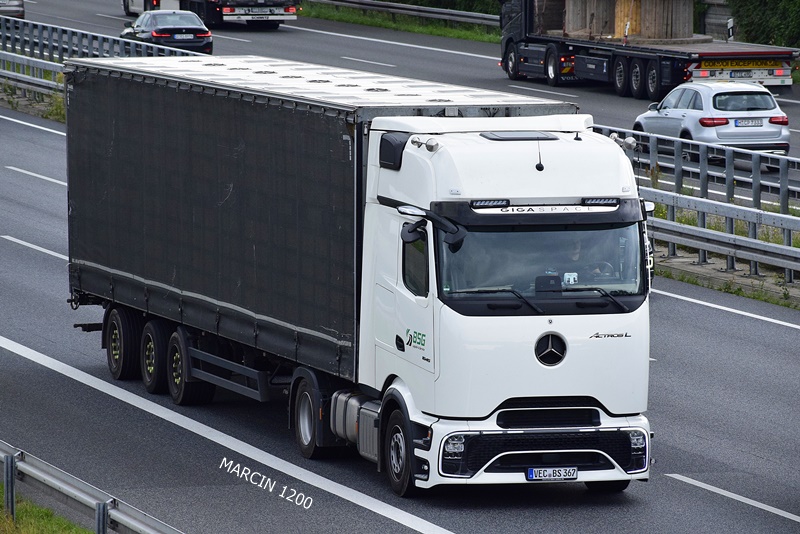 _DSC7833 BSG-crop ActrosL ProCabin.JPG