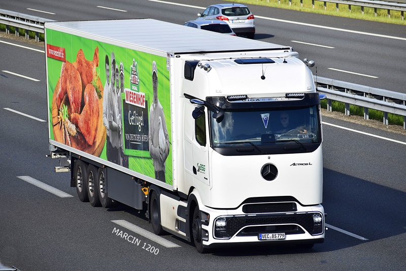 _DSC7995 BSG-ActrosL ProCabin-crop.JPG