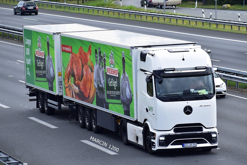 _DSC8830 BSG-crop-ActrosL ProCabin-25,25m.JPG