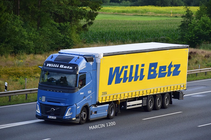 _DSC8290 WILLI BETZ-crop-VOLVO FH AERO.JPG