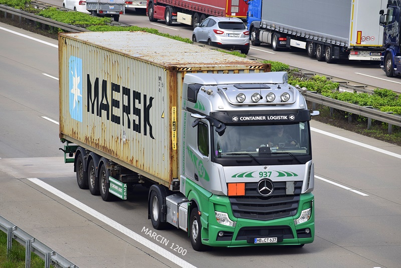 _DSC4439 EKB-crop-ACTROS MPV.JPG