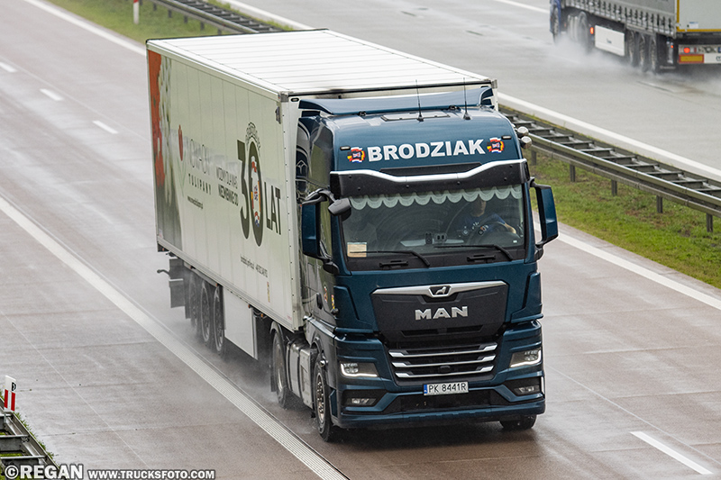 MAN TGX II - Brodziak.jpg