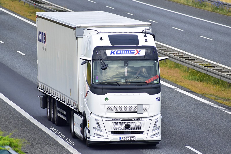 _DSC7001 KOIMEX-crop-VOLVO FH AERO.JPG