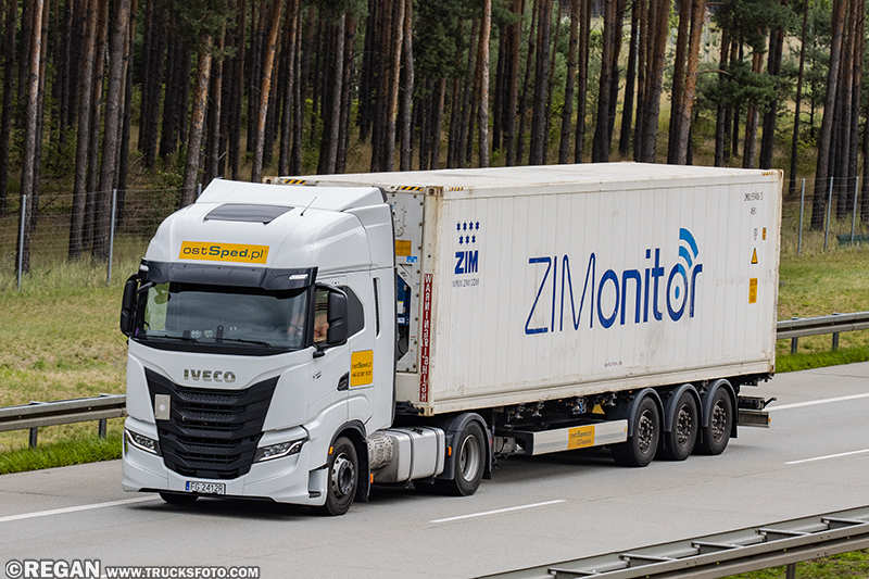 Iveco S-Way OstSped.jpg