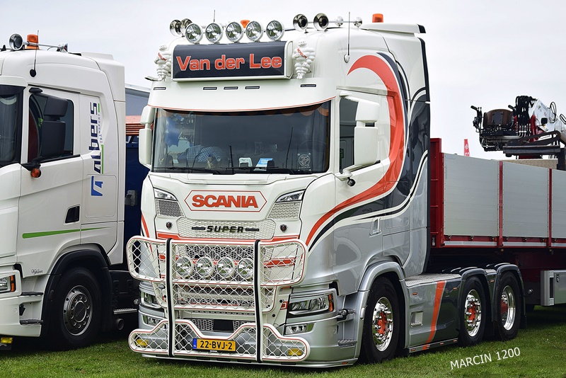 _DSC1511 VAN DER LEE-crop-SCANIA S.JPG