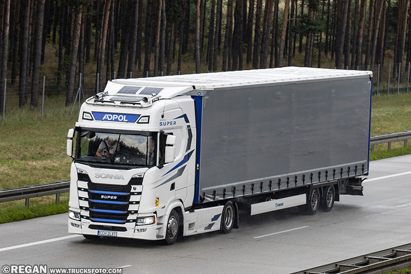 Scania 420S Super - Adpol.jpg