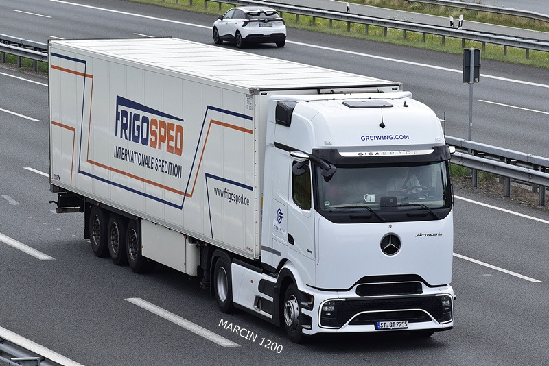 _DSC8571 GREIWING.COM-crop-ActrosL ProCabin.JPG