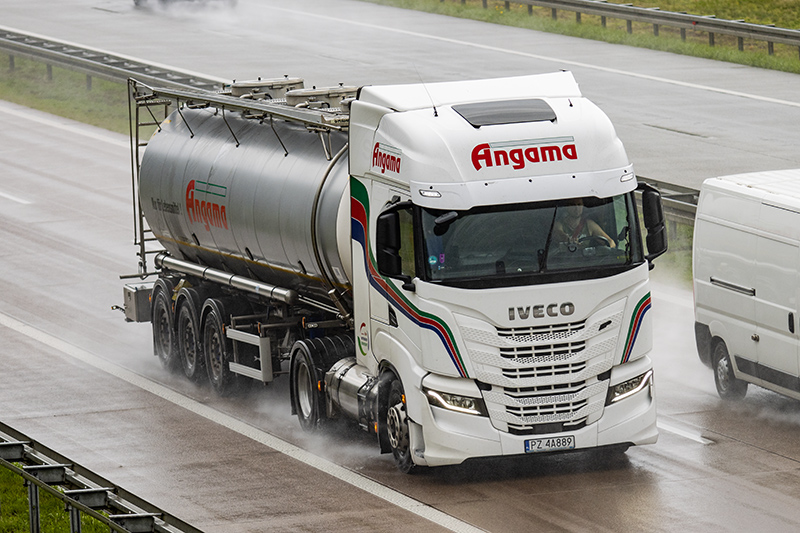 Iveco S-Way LNG - Angama PTC.jpg