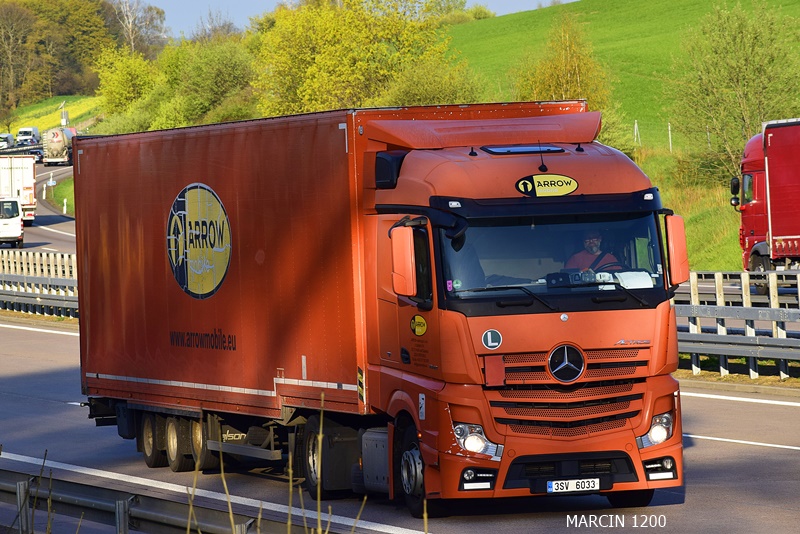 _DSC2632 ARROW-crop-Mercedes-Benz Actros MP4.JPG