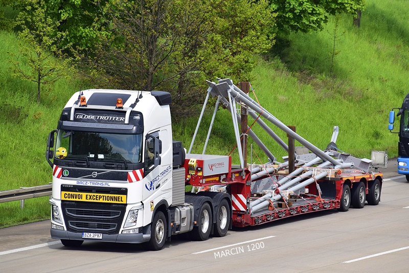 _DSC6986 BACZ-TRANS-crop-VOLVO FH4.JPG