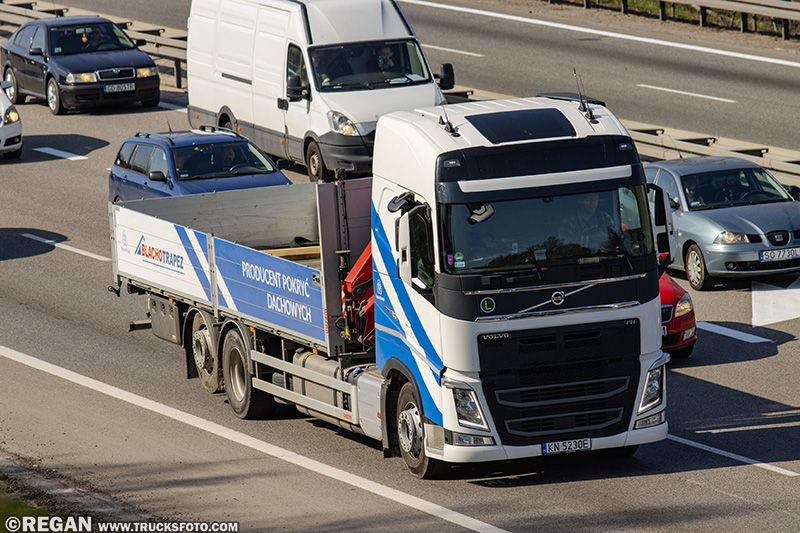 Volvo FH - Blachotrapez.jpg