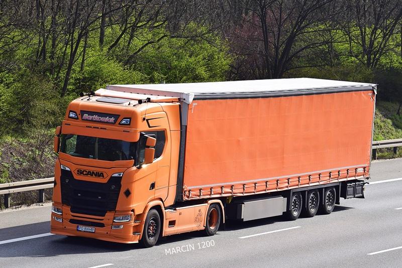 _DSC3438 BARTKOWIAK-crop-SCANIA S.JPG