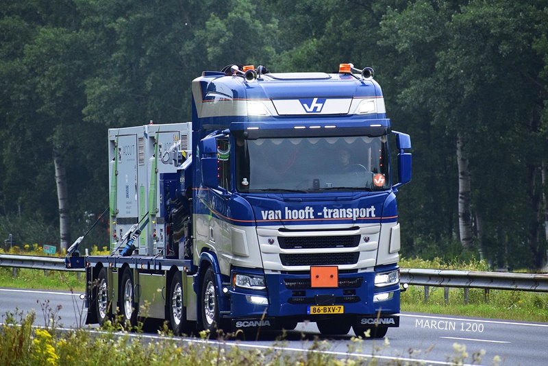 _DSC9663 VAN HOOFT TRANSPORT-crop-SCANIA R NG.JPG