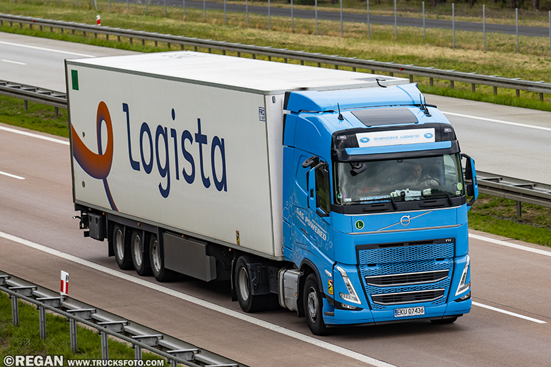 Volvo FH5 LNG - Chenczke Logistic.jpg