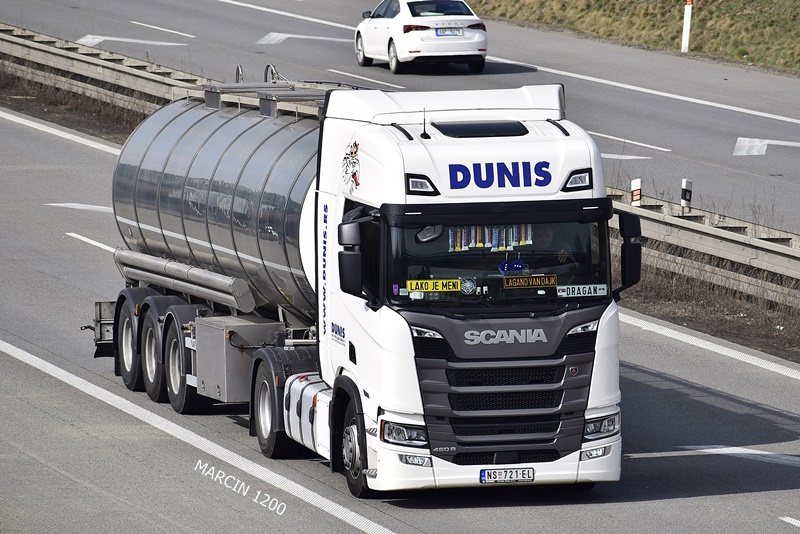 _DSC2497 DUNIS-crop-SCANIA R460 NG.JPG