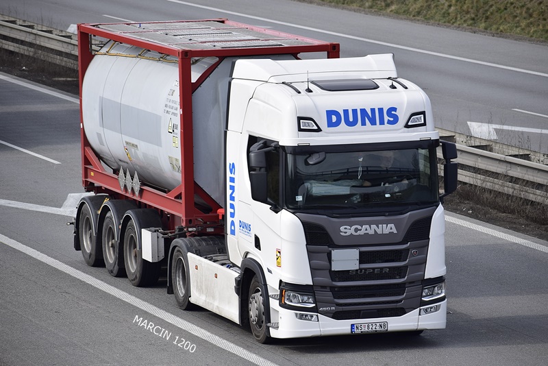 _DSC2743 DUNIS-crop-SCANIA R460 NG.JPG