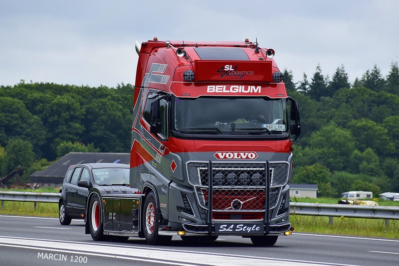 _DSC0098 SL LOGISTICS-crop-VOLVO FH AERO.JPG