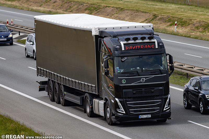 Volvo FH - Davitrans.jpg
