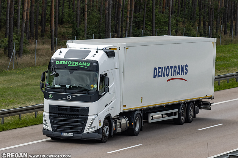 Volvo FH5 LNG - Demotrans.jpg