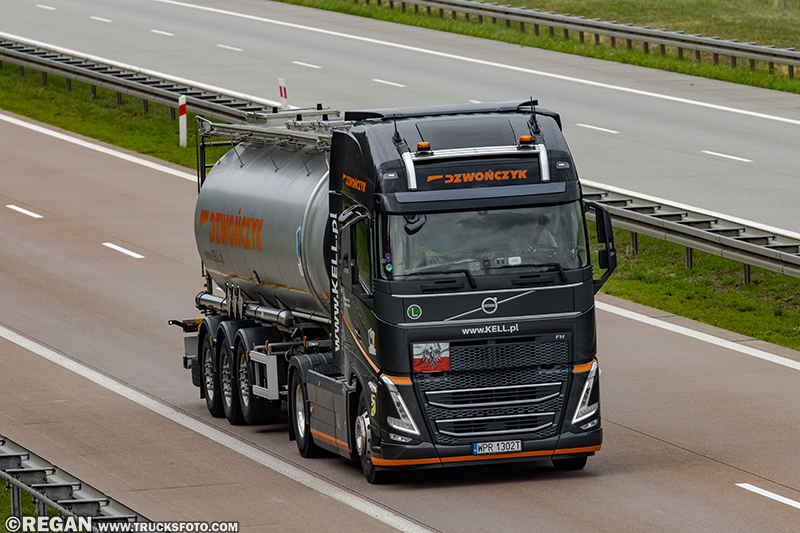 Volvo FH - Dzwończyk.jpg