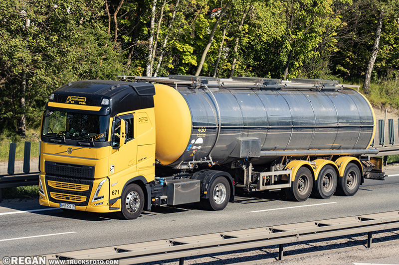 Volvo FH - Foodtankers.jpg