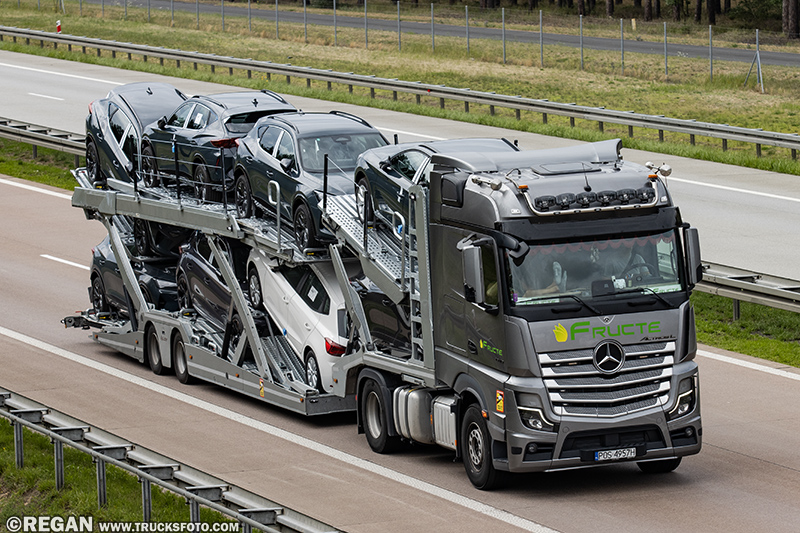 Mercedes-Benz Actros L - Fructe Kowalew.jpg