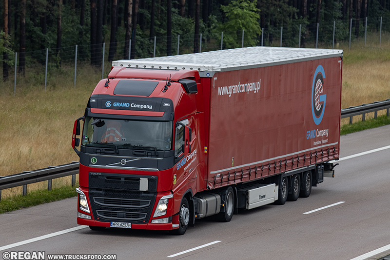 Volvo FH Grand Company.jpg