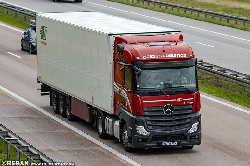 Mercedes-Benz Actros - Gricius Logistics.jpg